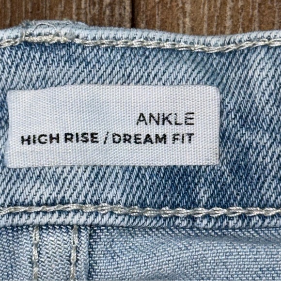 BALENCIAGA LIGHT WASH JEAN 26 High Rise Ankle Skinny - Picture 5 of 11